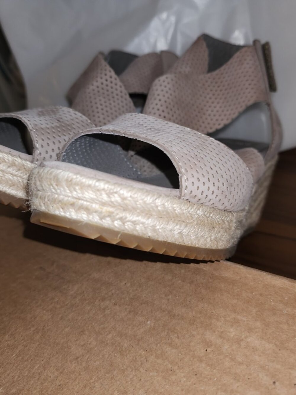 Eileen Fisher Taupe Perforated Suede Espadrille Wedge Sandals Womens 7.5 - Picture 8 of 10